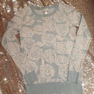 Roses sweater xs